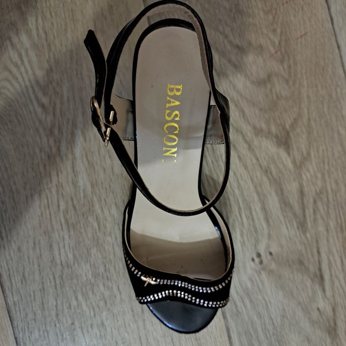 Босоножки женские