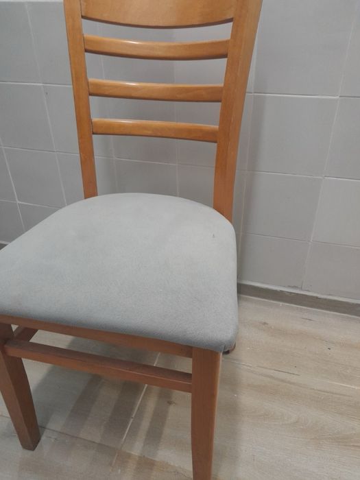 Трапезни столове