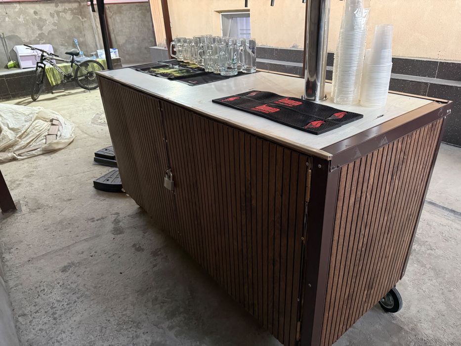 Продажа кваса , лимонад , прохладительных напитков .