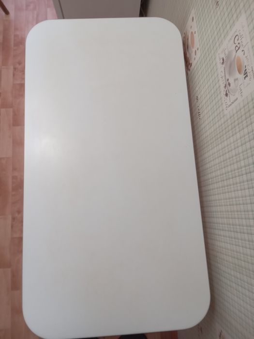 Продам стол обеденный