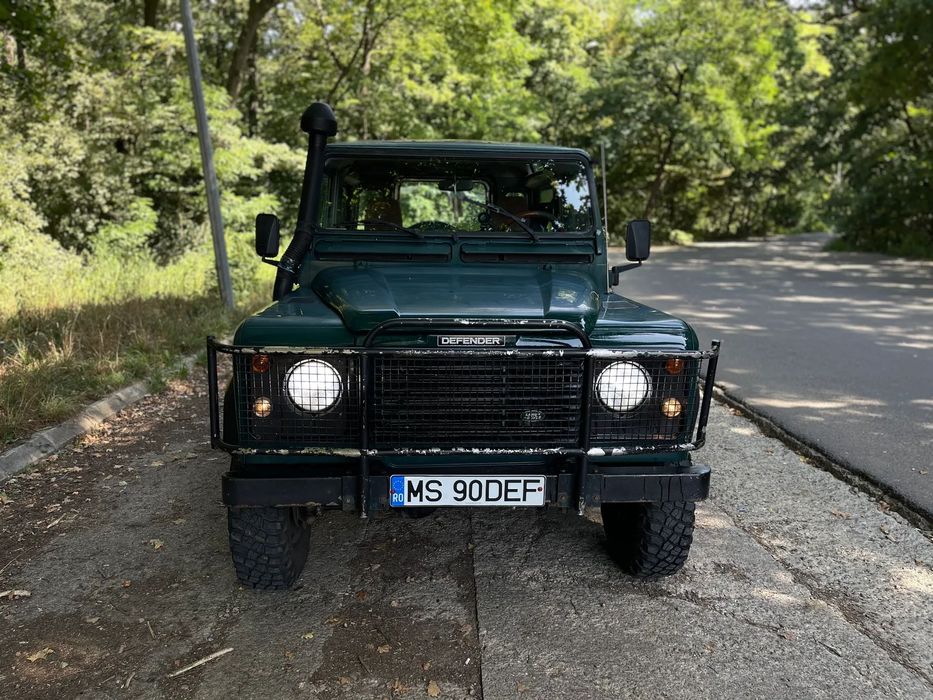 Land Rover Defender Defender 90 stare tehnica f buna - fara rugina