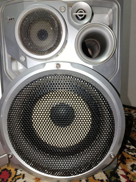 Музыкальный центр LG