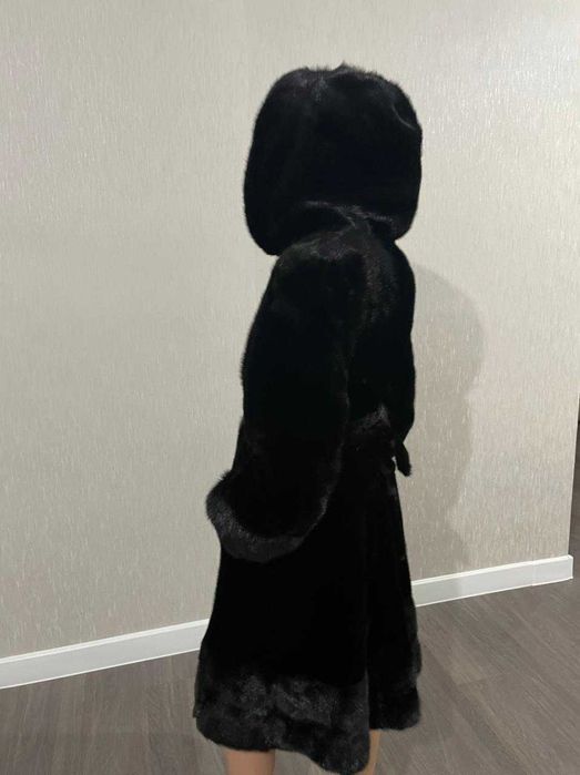 Продам норковую шубу