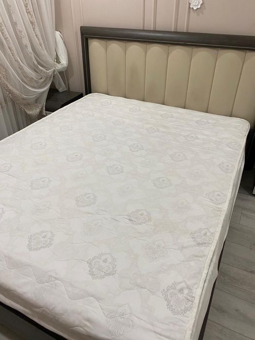 Спальный диван и гарнитур,тумба 2 комод