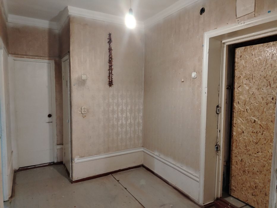 Чирчик ш. Центральный бозор 4х/3/4 100 м²