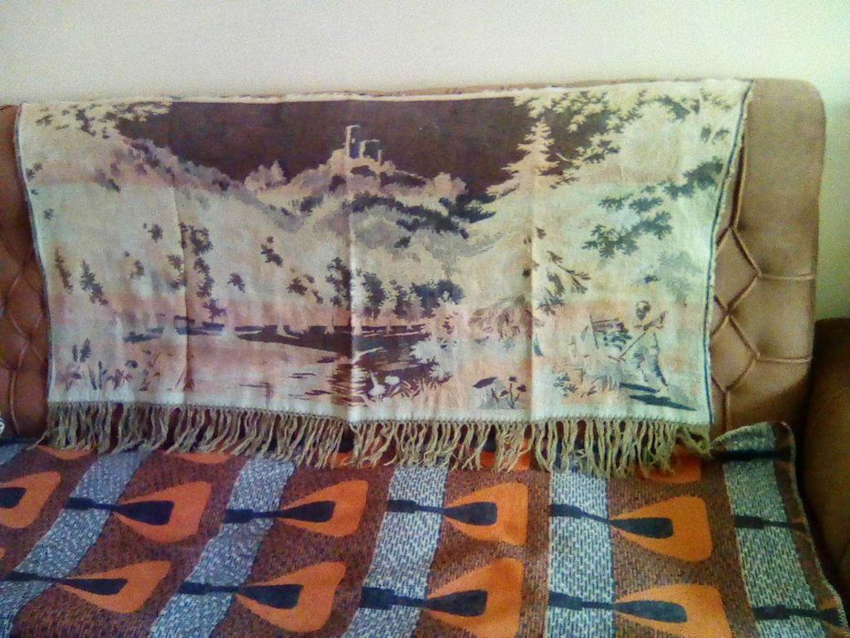 килимче за стена двулицево с ресни