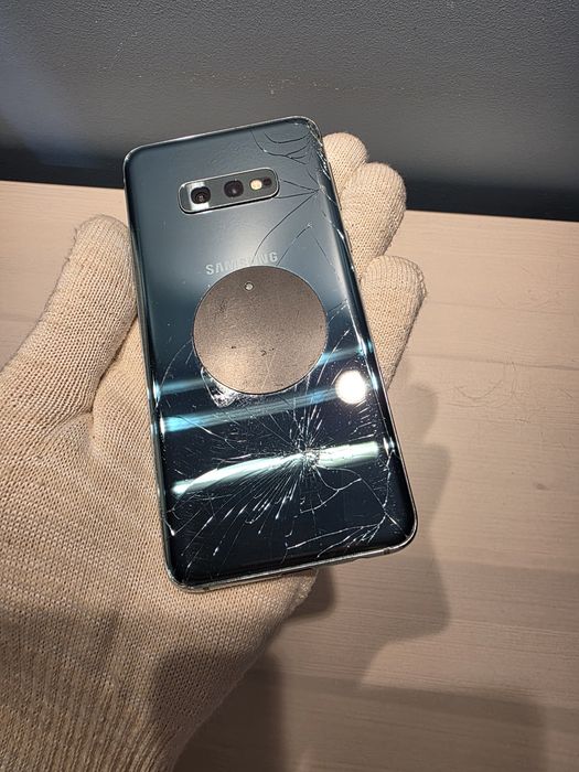 Samsung S10e рабочий