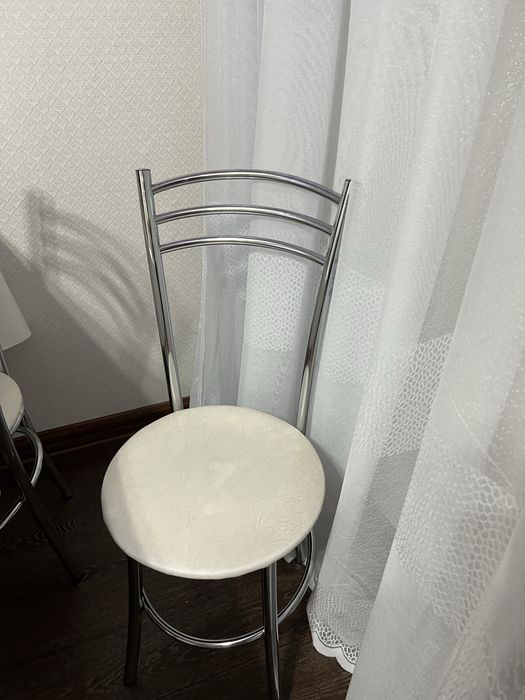 Продам стол со стульями