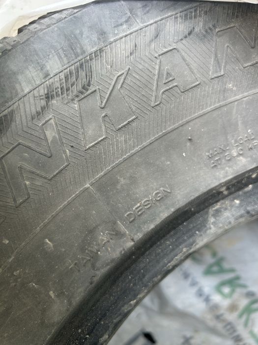 Продам комплект резины 17 зима