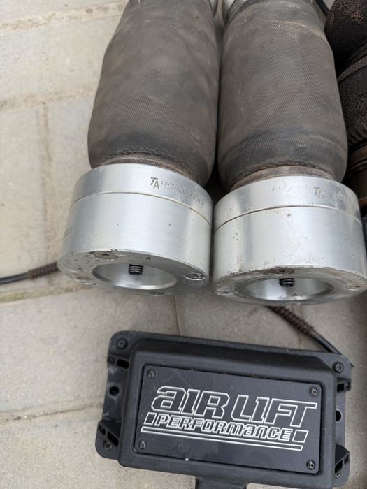 Suspensie pneumatică Air Lift Performance / TA Technix Golf 7 – KIT COMPLET