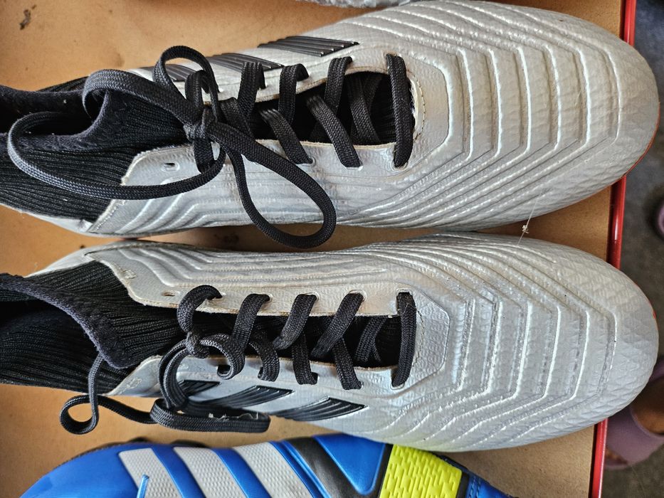 Оригинални бутони