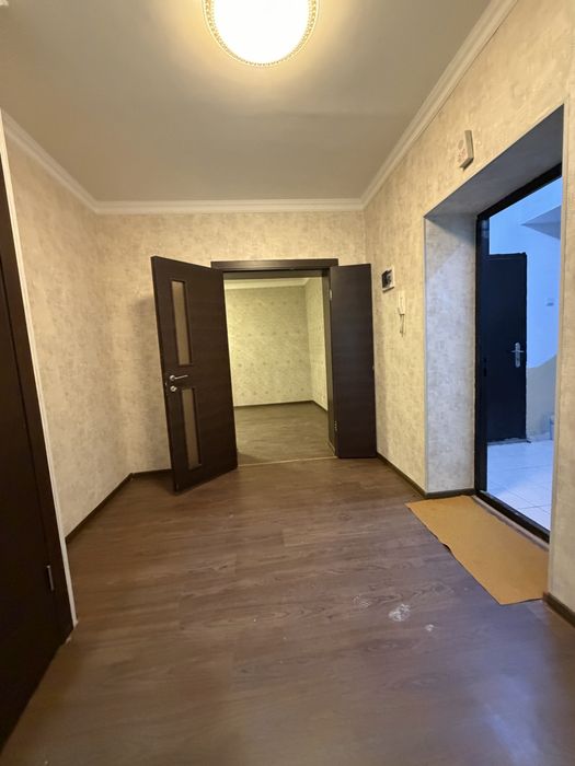 Сергели 9 худуд 2 хона 1 этаж срочно сотилади