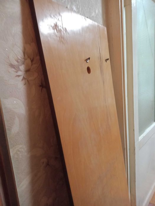 Отдам мебель на дрова срочно