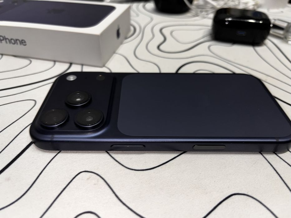 iPhone 17 pro с гарантией