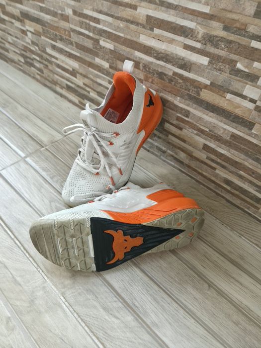 Маратонки Under Armour Project Rock 3 като нови, бели и оранжеви, номе