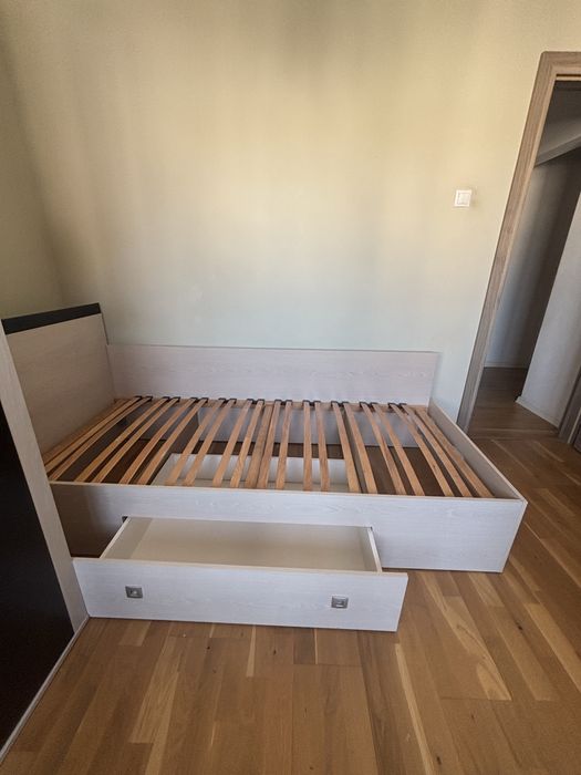 Vand  mobilier stare foarte buna