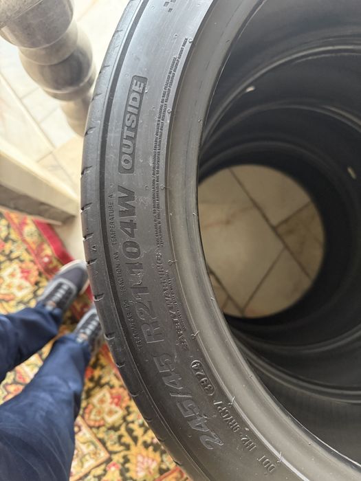 Kumho ecsta 245/45/21