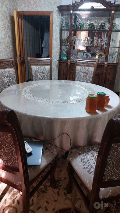 Стол стул сотилади стол круглый стуллари 8 та. Холати янги