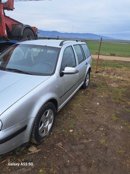 De vanzare autoturism VW Golf 4