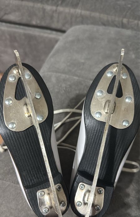 Продам коньки для девочки.