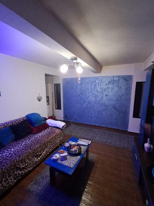 Vand apartament doua camere 43000 euro,