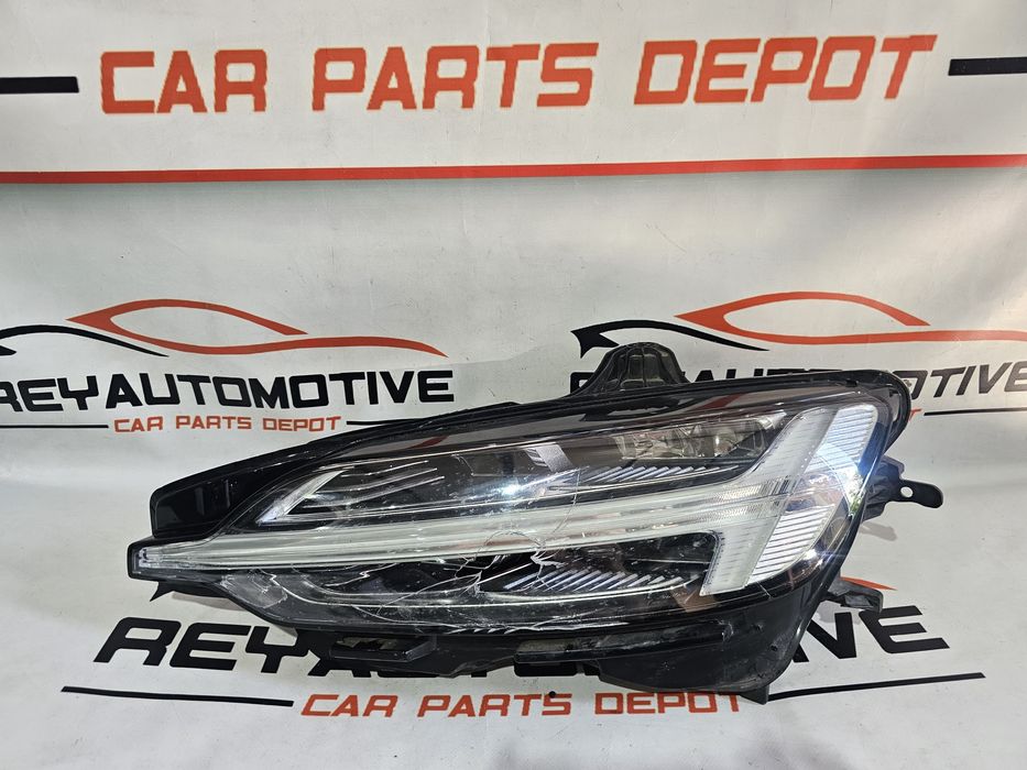 Far stanga led Volvo S60 V60 dupa 2019
