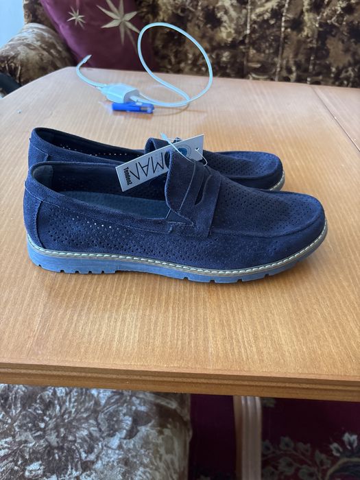 Продавам чисто нови обувки