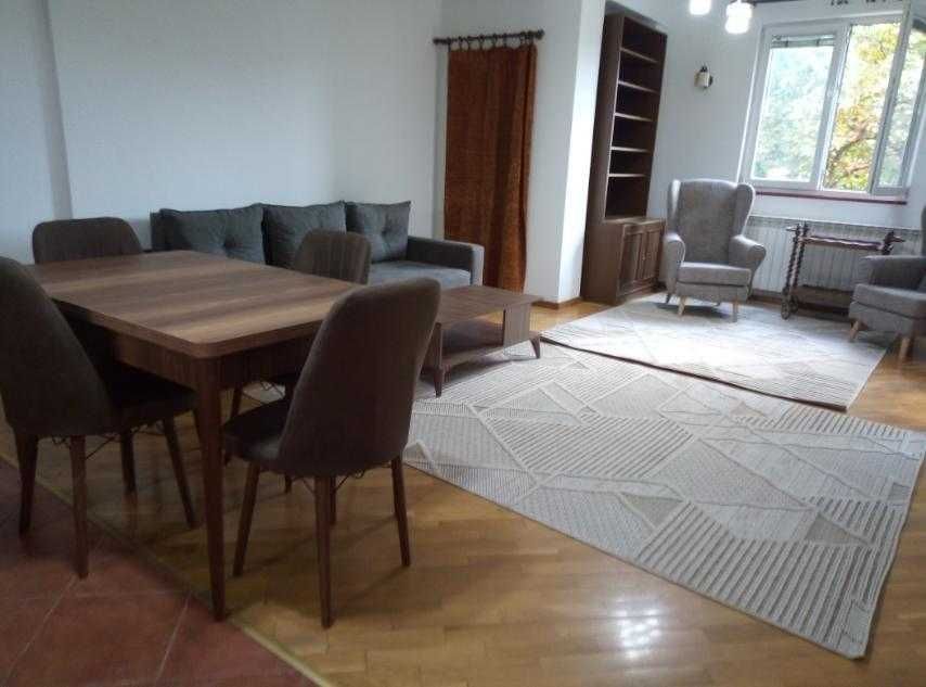 Дава се под наем Двустаен апартамент в Бургас, Център - 46 кв.м за 153 € - Снимка #1