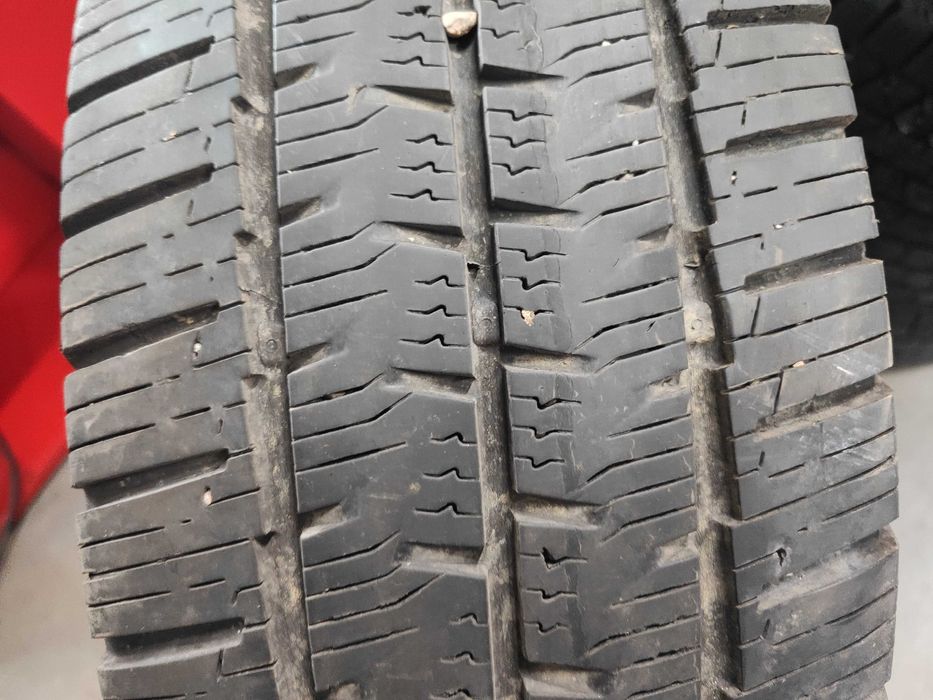 2бр.всесезонни гуми 225/75/16C Continental