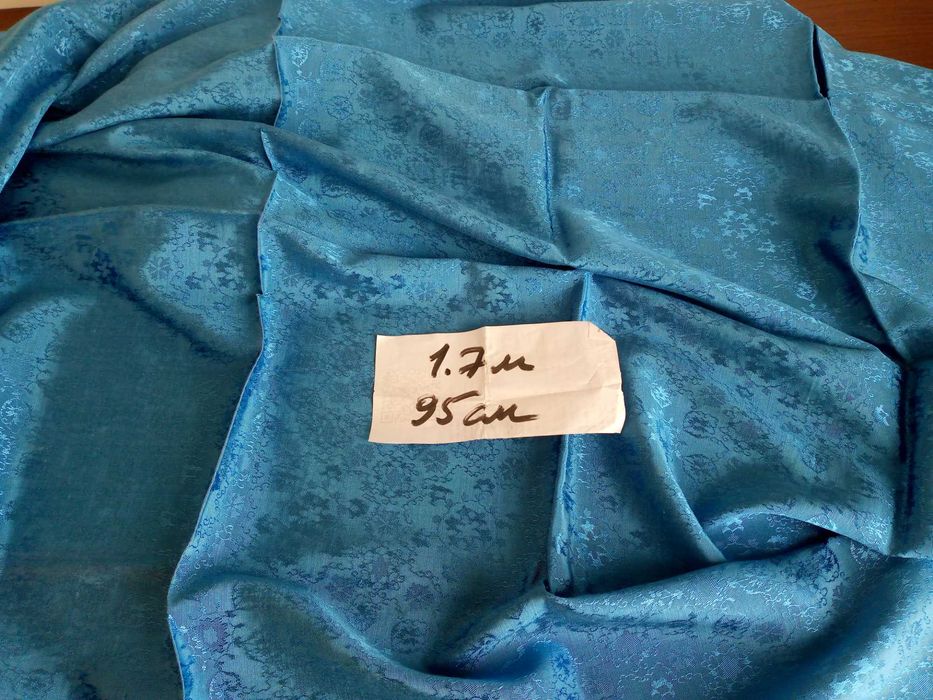 Синие и голубые ткани по 30 тыс за метр.