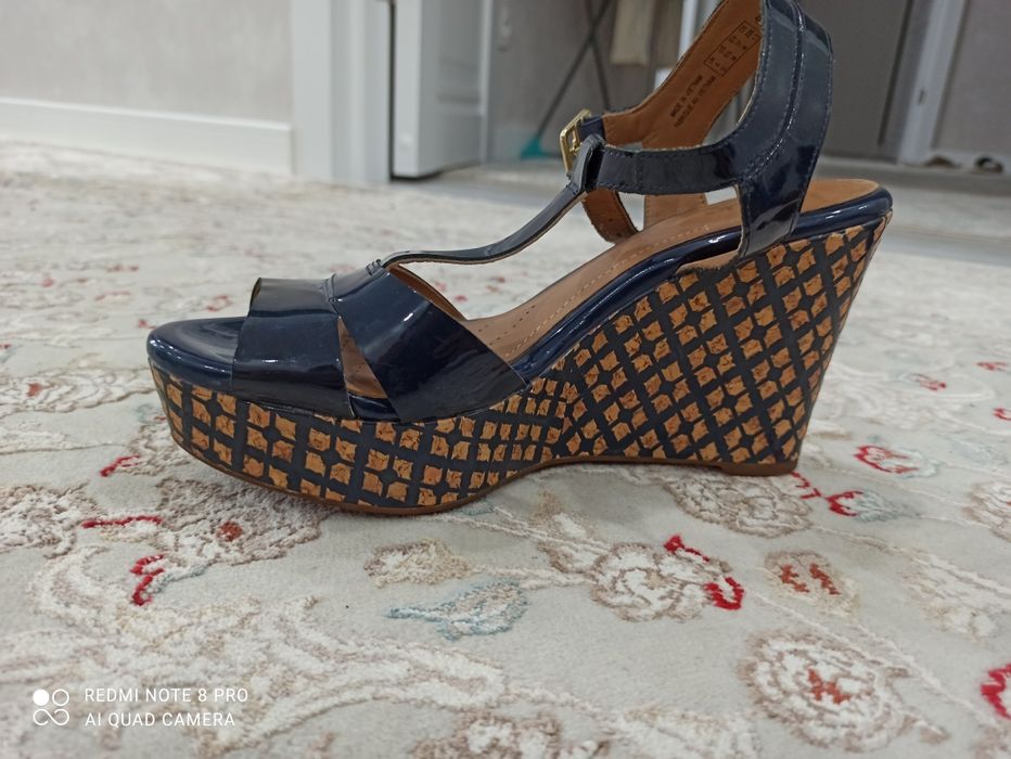 Босоножки женские