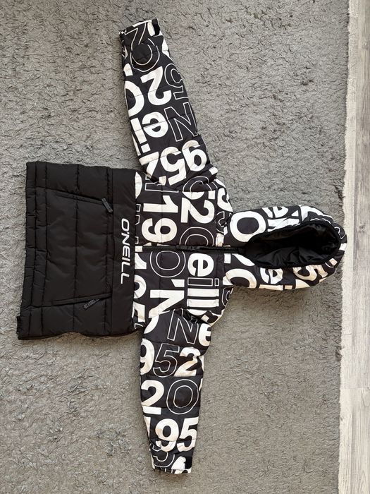 Costum schi O’Neill copii, 8–9 ani – ca nou!