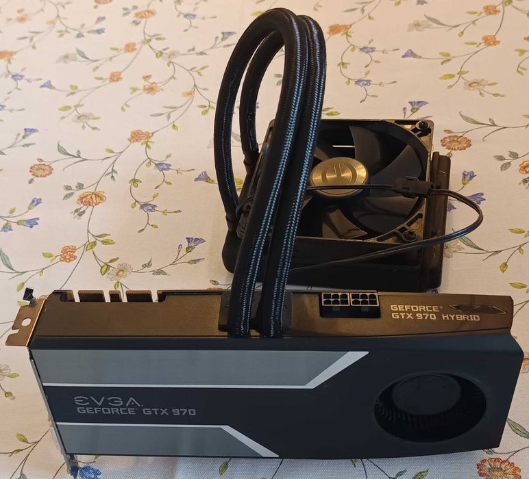 Placa video gaming GTX 970 Sistem de racire hibrid aer lichid