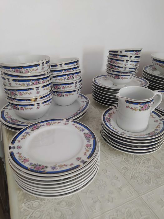 Красивый набор посуды