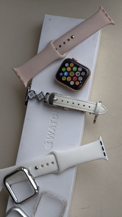 Продам смарт часы apple watch 6 series 40 mm