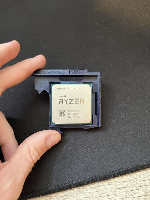 Procesor AMD Ryzen 3600x + cooler