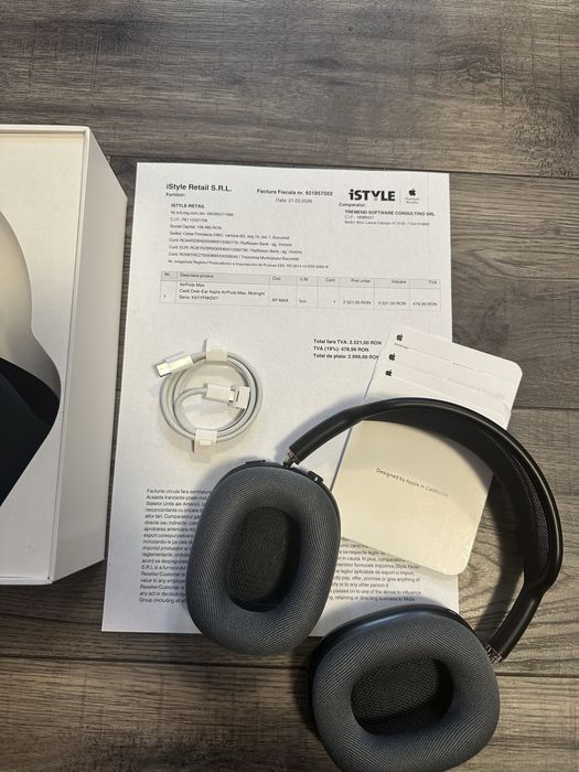 AirPods Max Apple