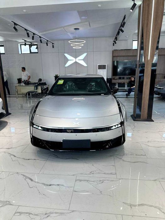 XPENG P7 Next 750 km Rasmiy Kafolat bilan 3 yil 100.000 km