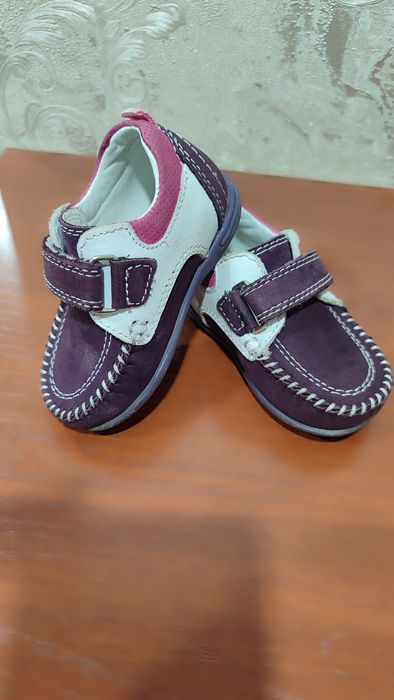 Продам детскую обувь