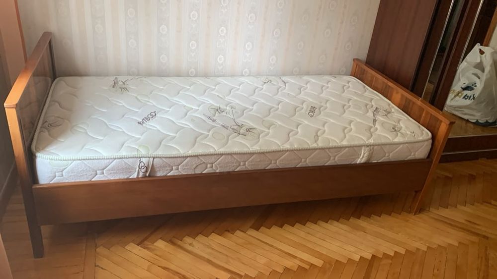 Продаётся кровать односпальная. Состояние отличное.