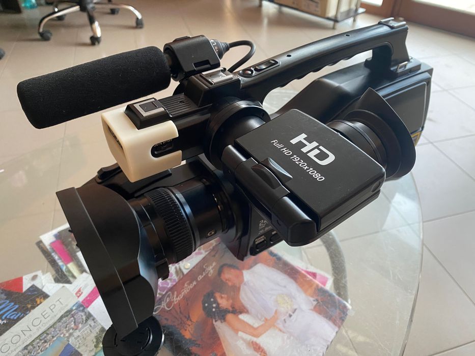 видеокамера Sony HXR-MC2500