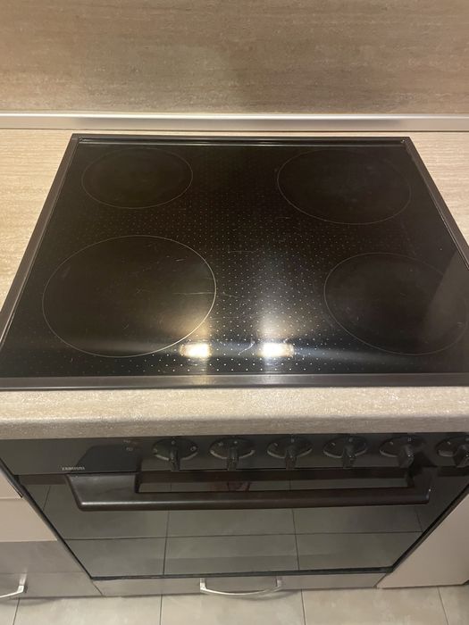 Комплект фурна и плот за вграждане Zanussi