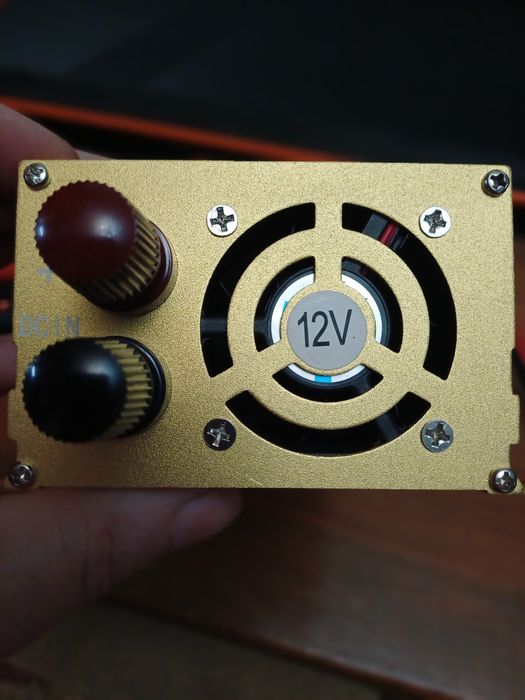 Продам ивектор преобразователь напряжения с 12 на 220  чистым синусом