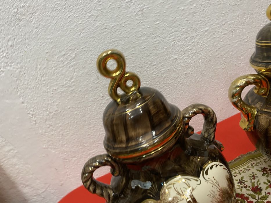 Винтидж порцеланови урни Bequet 1950те ръчна украса маркировка