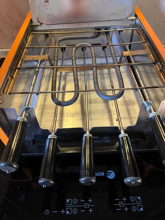 Елекрически грил за шишчета