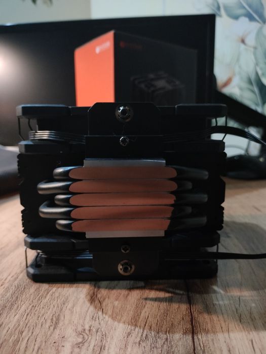 Продам Башенный кулер ID-Cooling 225 xt