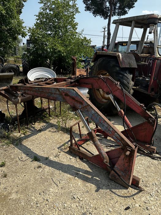 Dezmembrez Massey Ferguson 3050 cu încărcător
