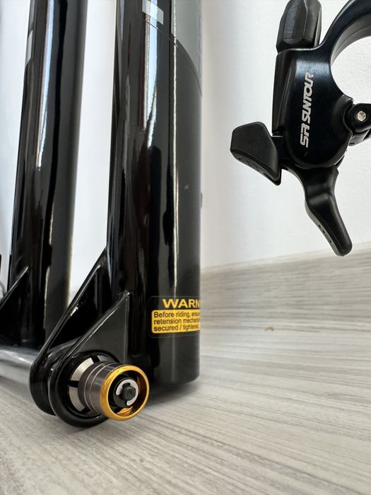 Furca SR Suntour 29” Air + Remote Lockout - ca nouă, puțin folosită