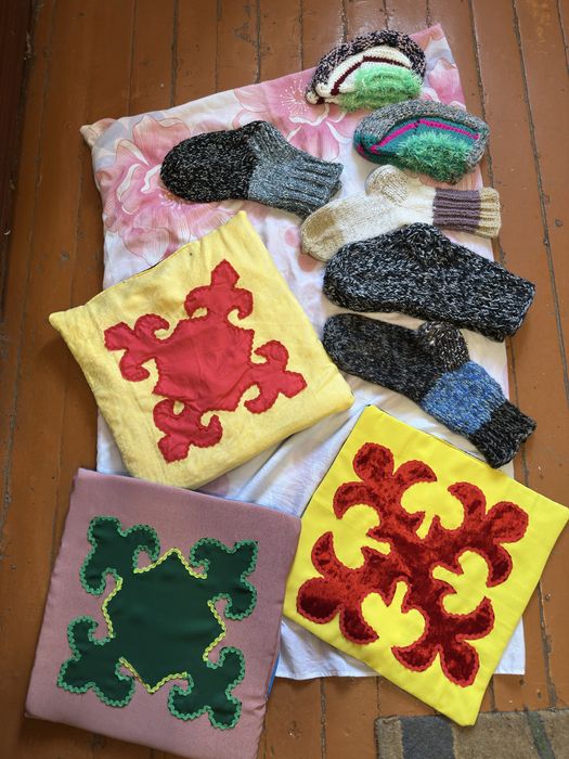 Продам корпешки, носки вязанные