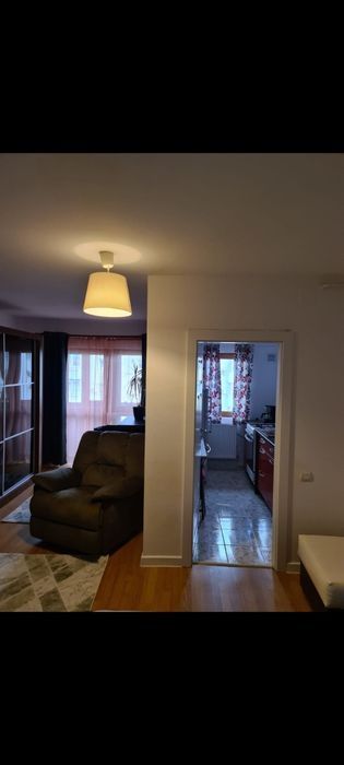 Închiriez garsonieră